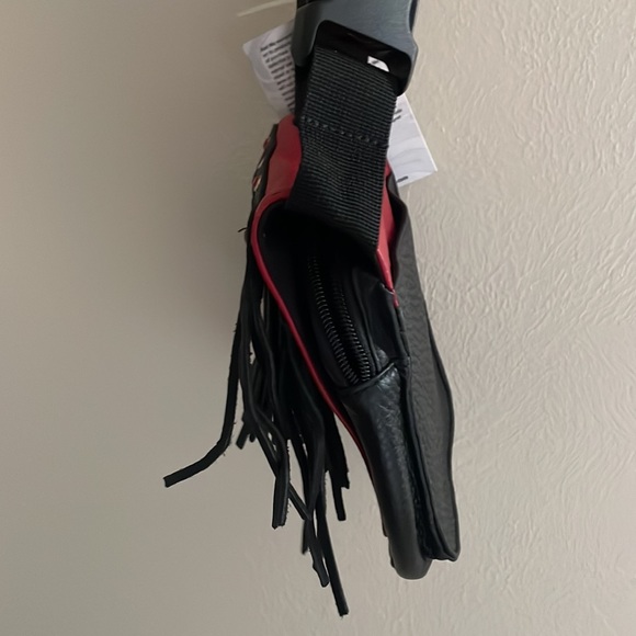 Just Me Genuine Leather crossbody with adjustable strap - Picture 5 of 6